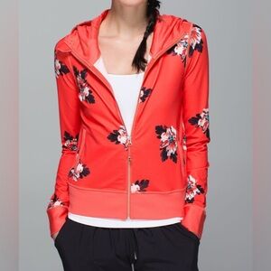#378 Lululemon Namaskar Hoodie
Atomic Flower Parfait Pink Atomic Red Sz 4